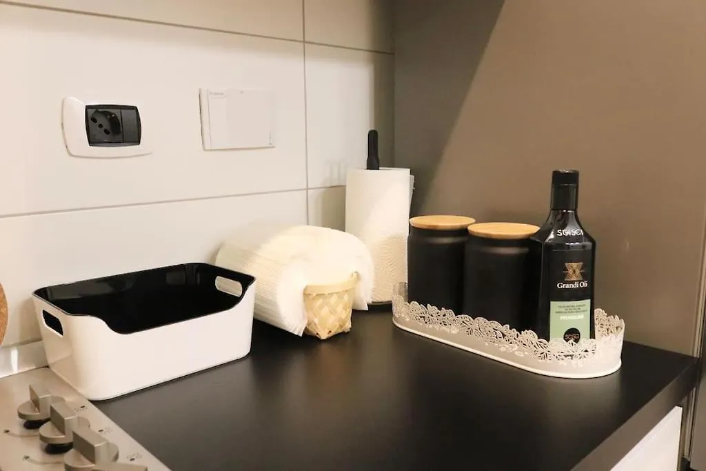 -Roma-Design Apartament Close To Centre Apartment Italy
