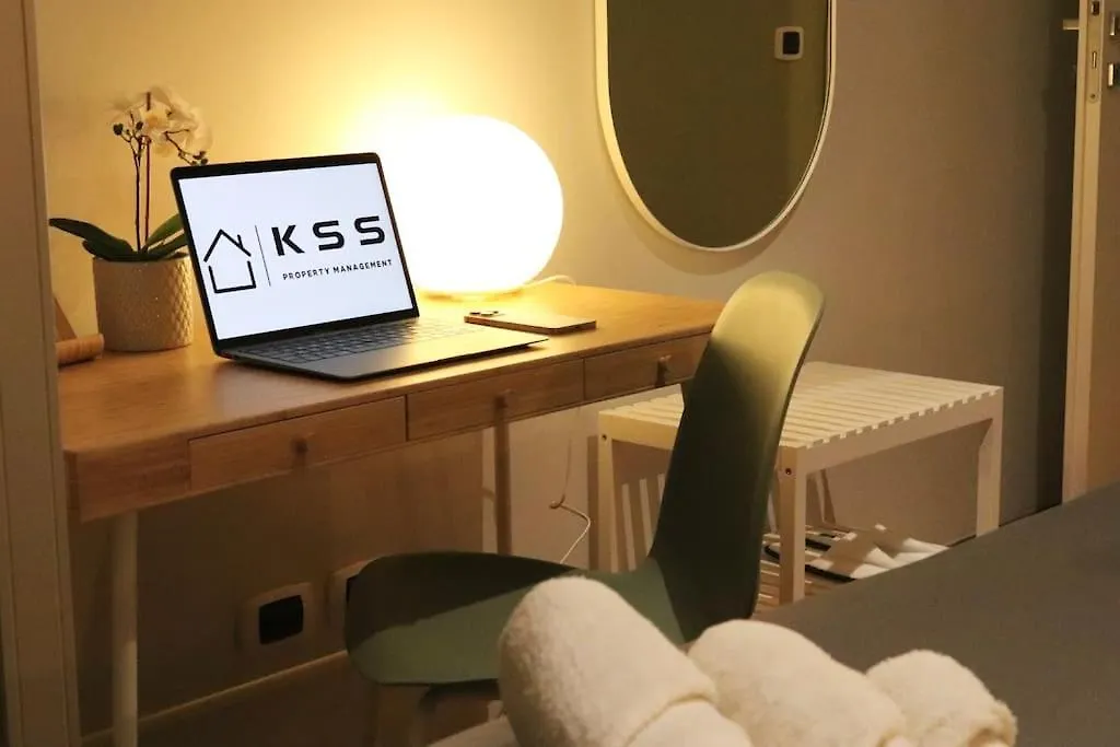 -Roma-Design Apartament Close To Centre Apartment Italy